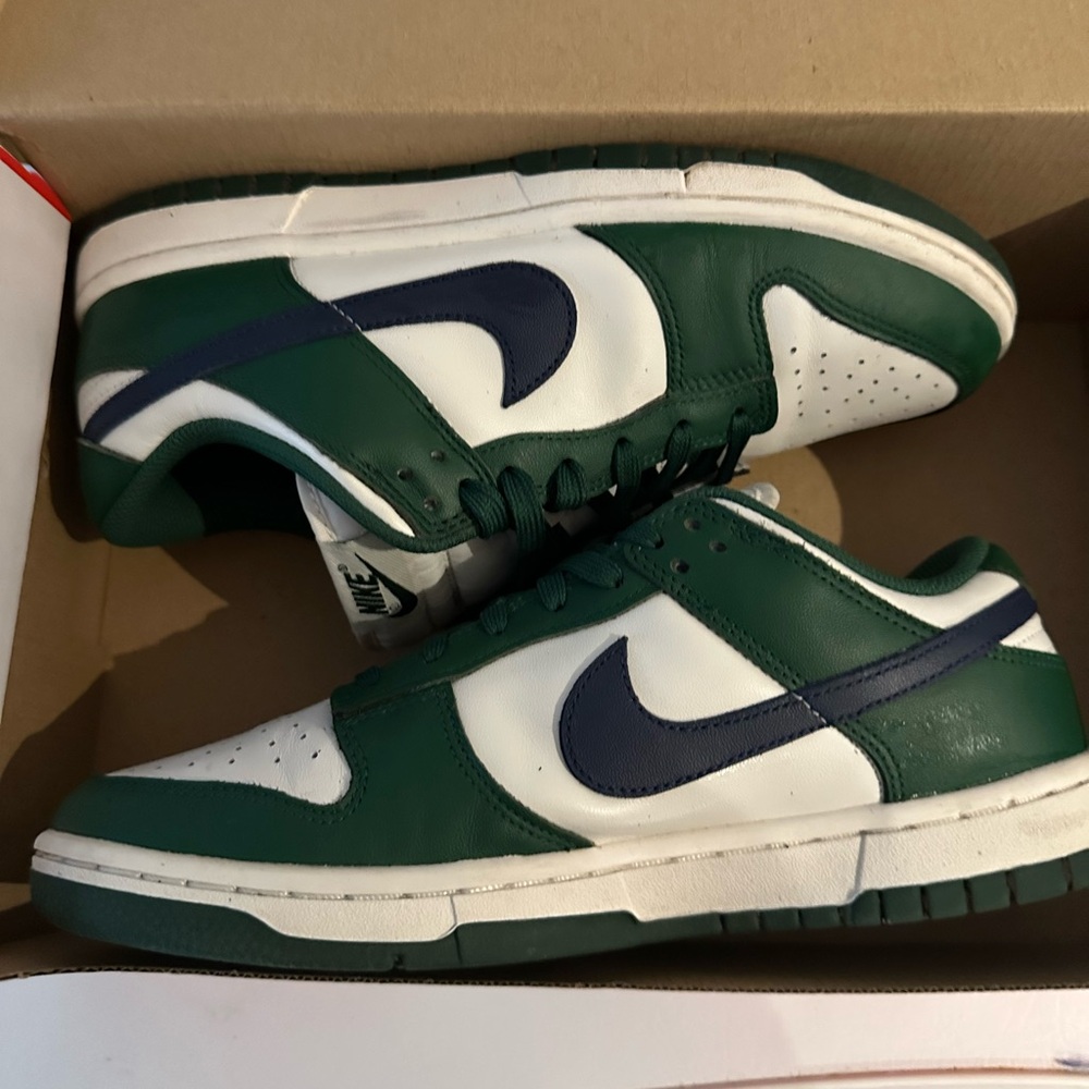 Nike Green White and Navy Low-Top Sneakers